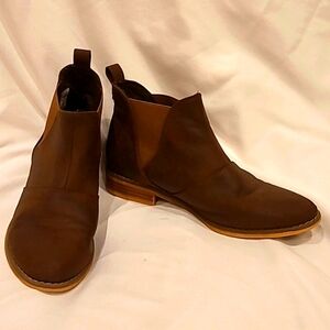 Rocket Dog brown booties size 7